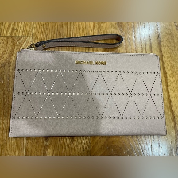 Michael Kors Jet Set Large Wristlet Dusty Pink - Picture 3 of 11